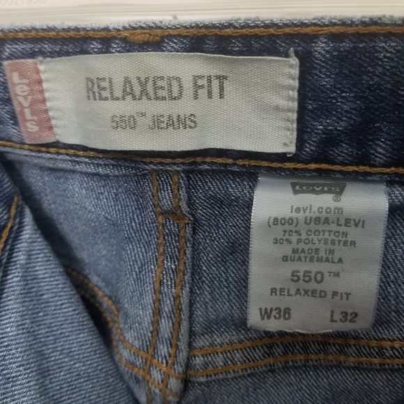 pair 1 of 2: Levi's 550 relaxed 36 x 32 men's jeans - Picture 6 of 9